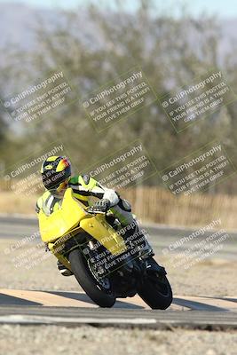 media/Dec-01-2025-Moto Forza (Mon) [[2daa91e15f]]/2-Intermediate Group/Session 3 (Turn 3)/